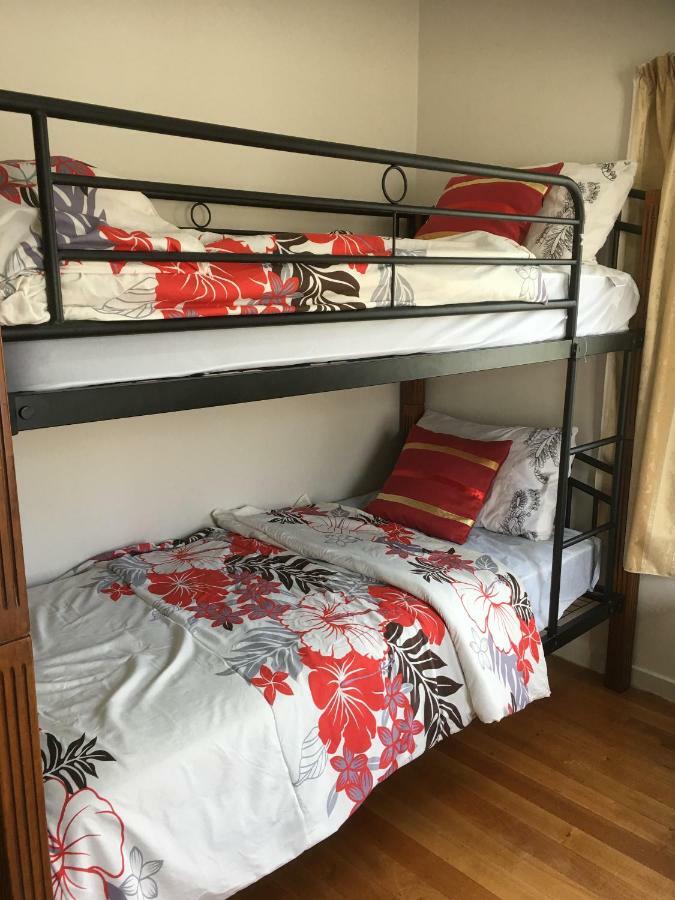 At Homestay Окленд Екстер'єр фото